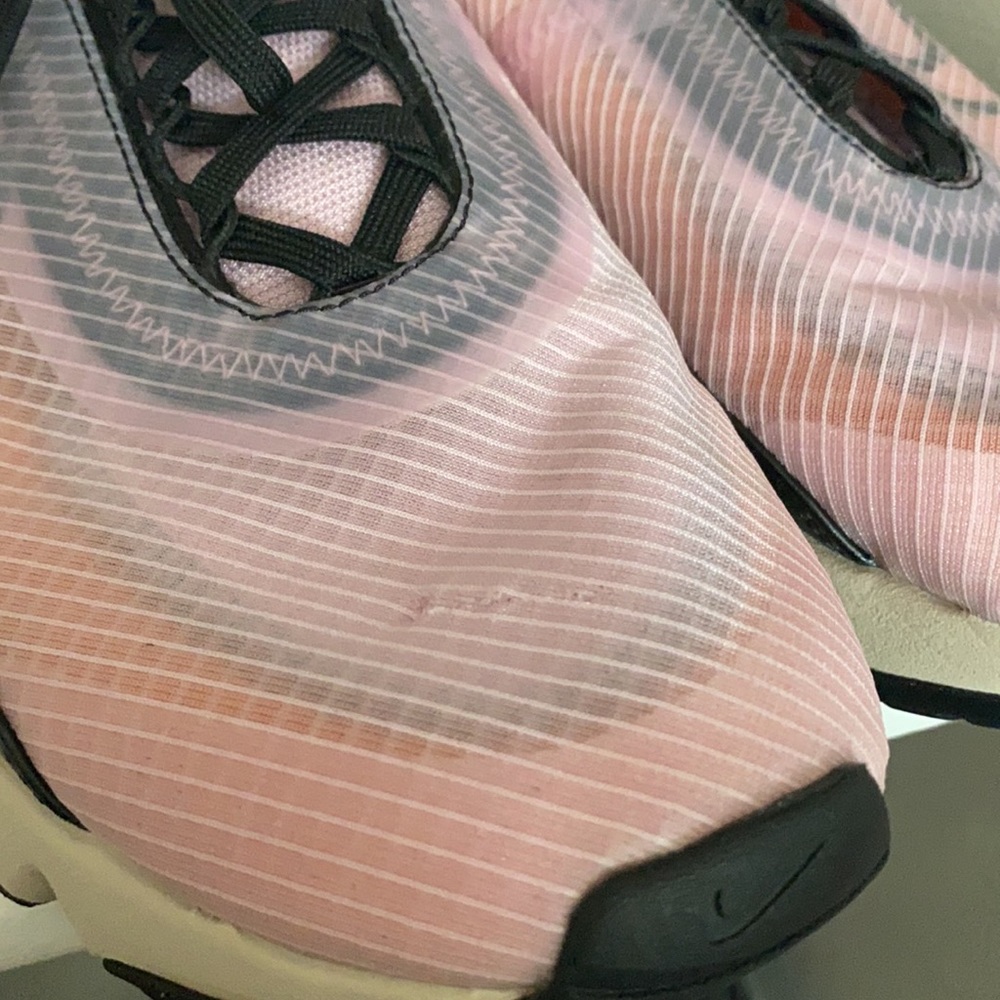 NIKE WMNS AIR MAX 2090 LIGHT ARCTIC PINK BLACK - Picture 9 of 12